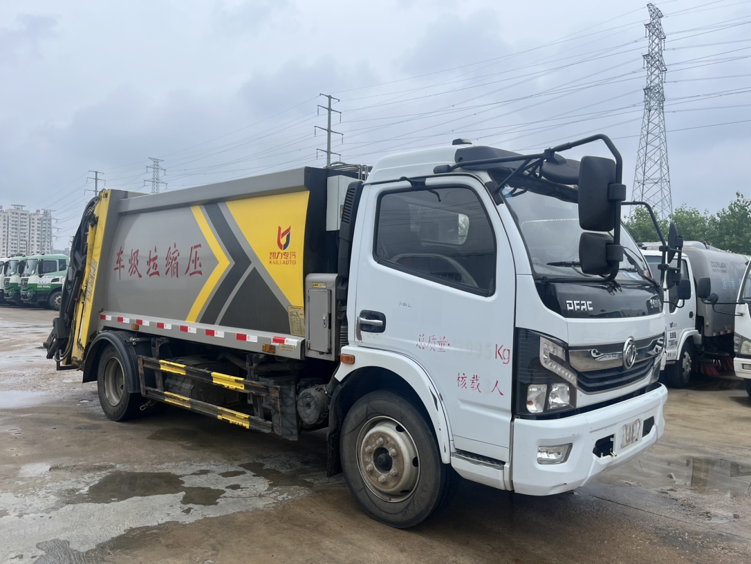 1??車(chē)型：國(guó)六9方壓縮垃圾車(chē) 2??年份：2021年6月 3??發(fā)動(dòng)機(jī)：朝柴170馬力，國(guó)六 4??底盤(pán)配置：東風(fēng)凱普特底盤(pán)，3800軸距，六檔變速箱，245